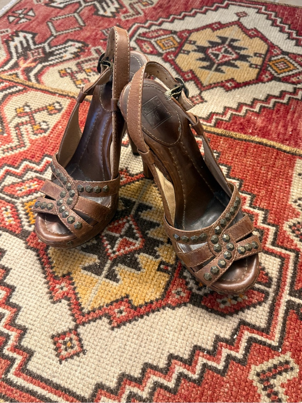 Frye Dara Honeycomb Sandals
